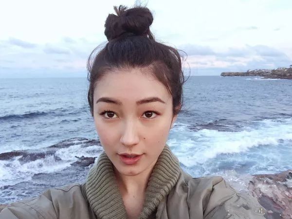 张柏芝的混血感是哪来的,这种"不健康"肤质在加分?