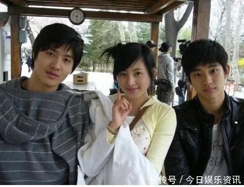 张天爱清早晒倒立照!网爆从126斤减到90斤,网友:被你美醒