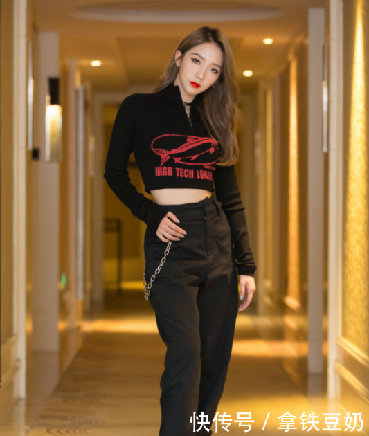 未亮相先时髦，大粗腿也能变身时尚咖！王菊一身装备尽显运动范