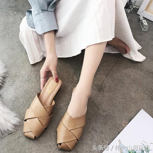7月，难怪老婆不穿高跟鞋，只穿这几款女鞋，美得高雅超减龄