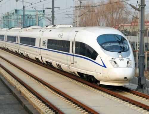  「高铁」为何中国高铁从来不在夜间运行，难道是“怕黑”？看完