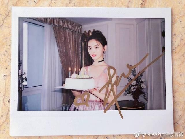 看了杨超越的精修图，再看看无修图，网友：确定不是换了个人？