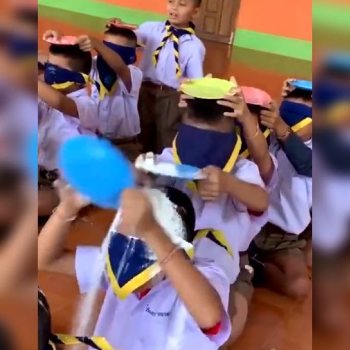 『日常』小学生因玩“运输空气”的游戏火了,网友:日常迷惑行为没错了!