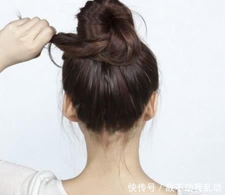 【半丸子头】一根皮筋就能搞定的7款发型,前三款超简单,手残党也能轻松学会
