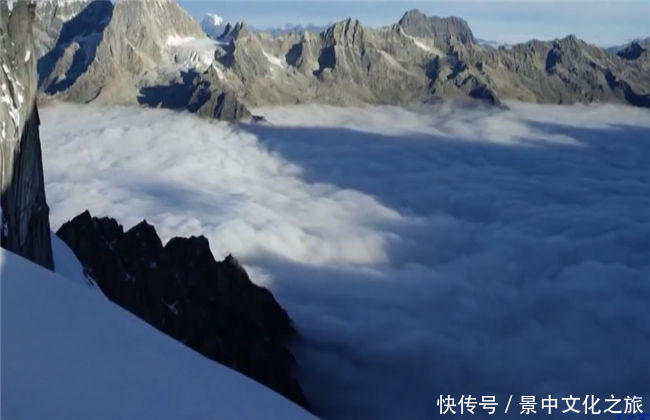 四川之旅:高空视角下的四姑娘山壮美风姿