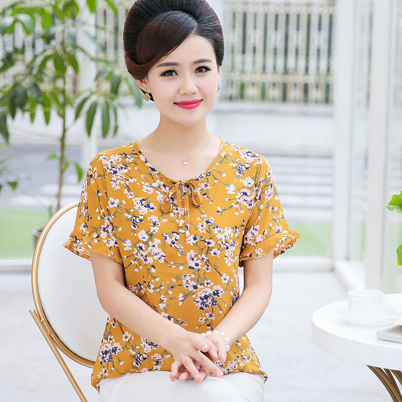 等了足足三天，才等到这妈妈装出现!穿上舒适显瘦超美嫩