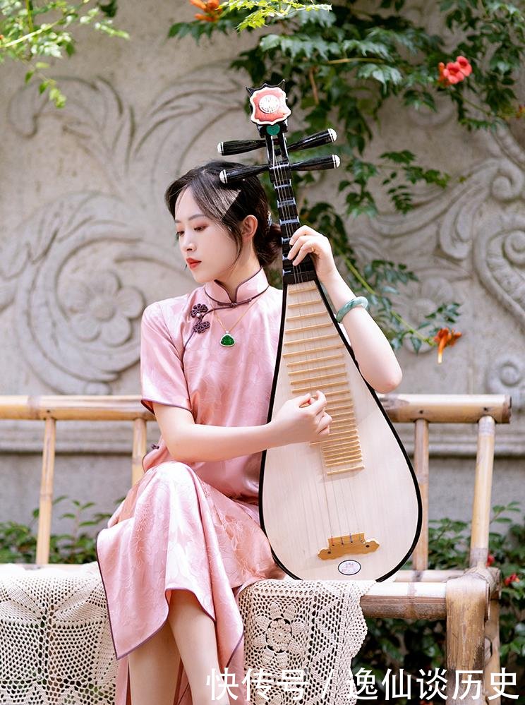  时光：“高段位”才能驾驭的旗袍，带着时光的味道，演绎优雅知性美！