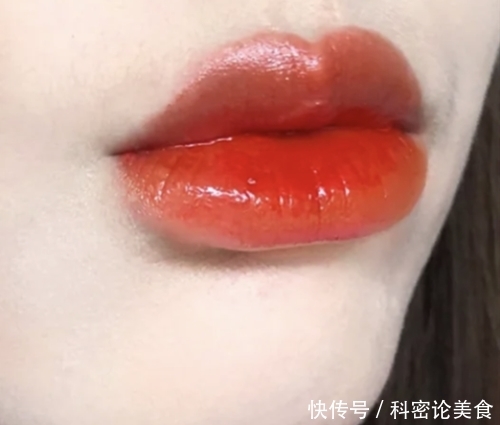  『感觉』想要打造浪漫玻璃唇，就用欧莱雅“湿吻”小钢笔唇釉！