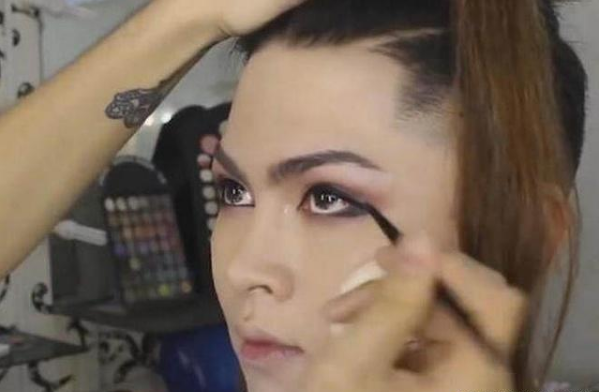 男子化妆成妹妹去相亲, 结果效果惊艳!