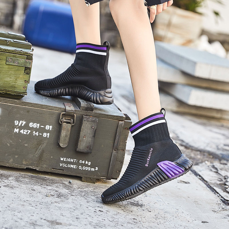 今秋超火的“袜子鞋”，款款舒适百搭还养脚，逛街你就是“亮点”