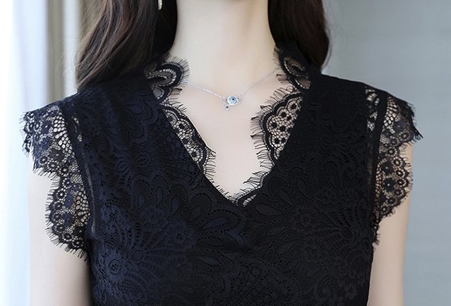 悄悄的告诉你，现在的女人都不穿裙子，巨流行的套装，显嫩又洋气