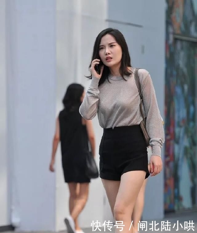 女人:街拍,高跟鞋是女人的灵魂,展现女人的成熟与自信