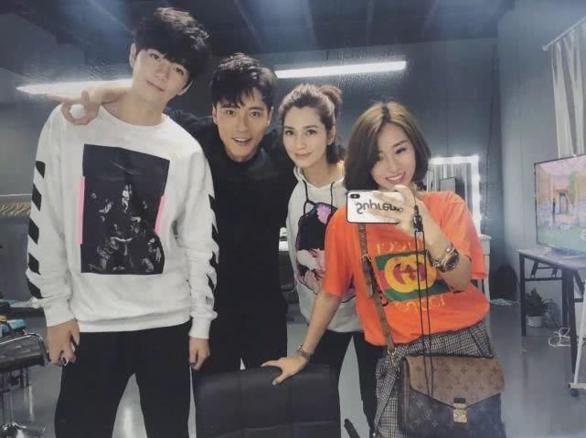 出轨经纪人事件再次澄清，洪欣这句话获张丹峰点头