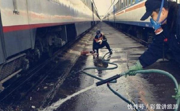  「列车长」火车上的厕所是直通轨道，难道不会污染环境吗？列车