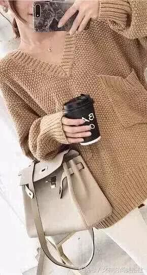这三款包包能帮你优雅过渡到秋天，第2款是很多女星的最爱