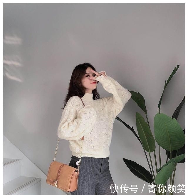 高领@时尚界人手一件的高领衫,你也能穿