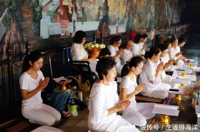 一个真实的泰国,商品大多来自中国,可以提供女孩“出租”