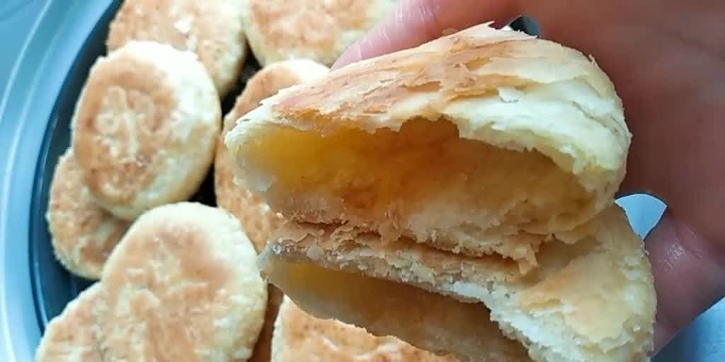  传统@面点师傅手把手教你制作，传统空心酥饼，喜欢甜食的朋友不妨试试