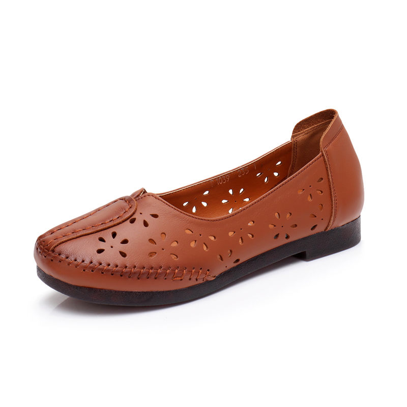 今秋很流行穿这平底鞋,再搭配一条牛仔裤,居然出奇的美嫩