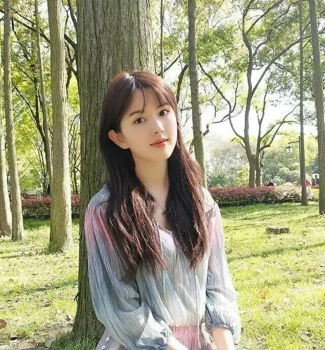  【衫搭配】春节穿什么衣服好看 既应景又不落入俗套的穿搭指南
