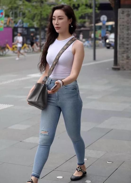  气质|小姐姐回眸一笑百魅生，虚无缥缈的气质，美不胜收！
