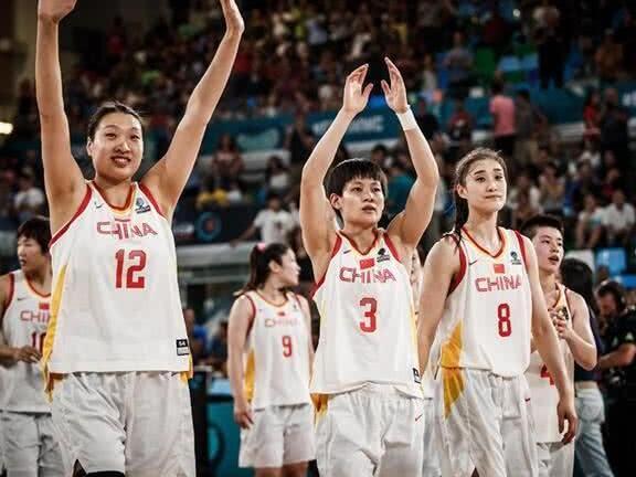 两战8分！女版“姚明”连续哑火，场上真空另有原因