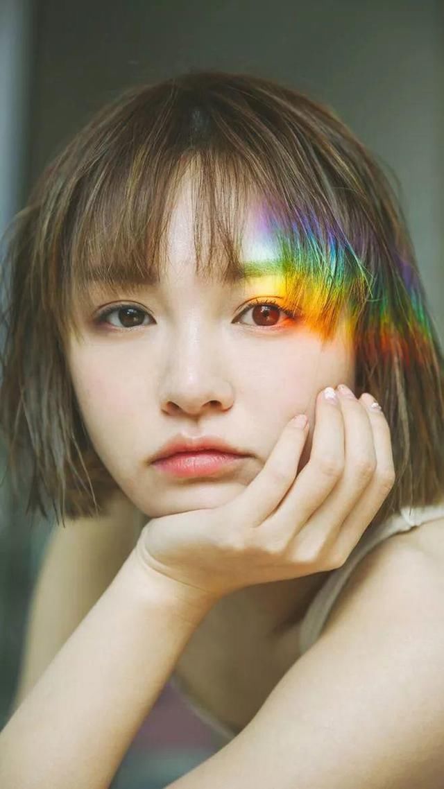 剪短发就不能凹造型了?这些简单又有个性的发型帮你瞬间增添气场