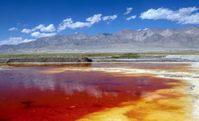 中国一座“不菲”的湖，沙滩全是玛瑙石，12年被外人搬空20亿