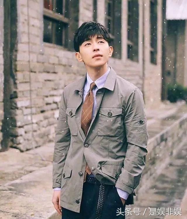 《一千零一夜》邓伦的十五套衣服，第七套贵气，第十套最帅！