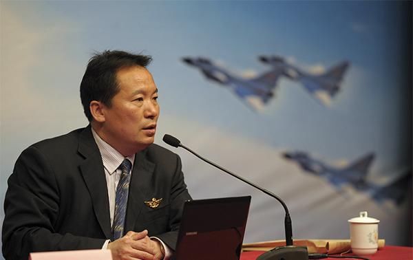 国际试飞员真实人品被扒！铲屎官发文怒斥：简直丢了范冰冰的脸！