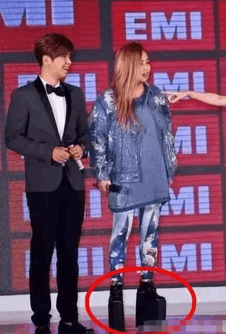 女星的高跟鞋有多夸张? 杨颖的能理解, 天后王菲的看着肉疼