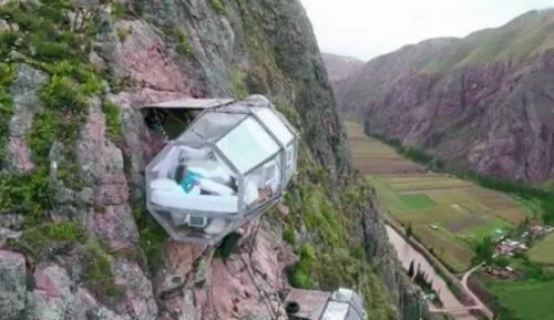 秘鲁峭壁上的胶囊旅馆，离地120米的高度，普通人真的不敢住