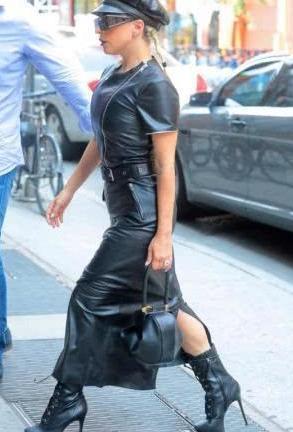 街拍：图1Gaga化身“女警”？图2上衣省布料，图3这胯真大