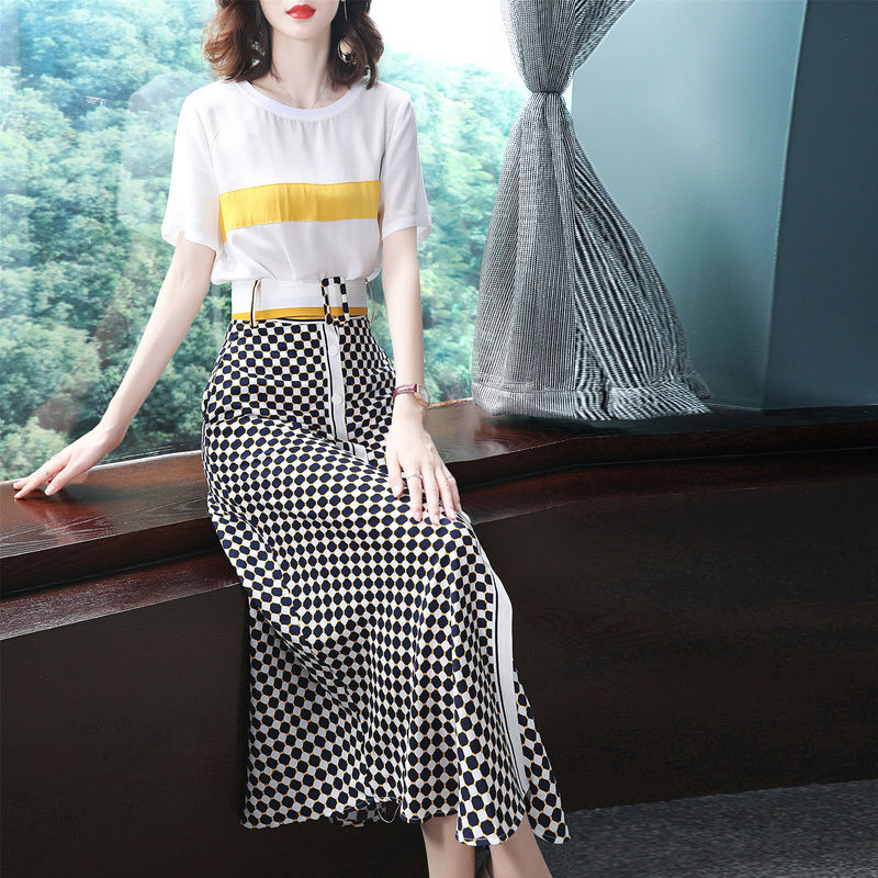 矮个子别傻傻乱买，看看这些“套装”，网红也都这样穿的