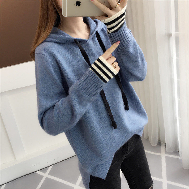 难怪8090后都不穿裙子了，当下流行这样的毛衣，洋气又保暖
