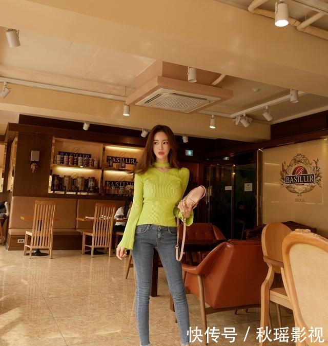 型特别■时尚有型显性感美腿，服装模特紧身牛仔裤穿搭