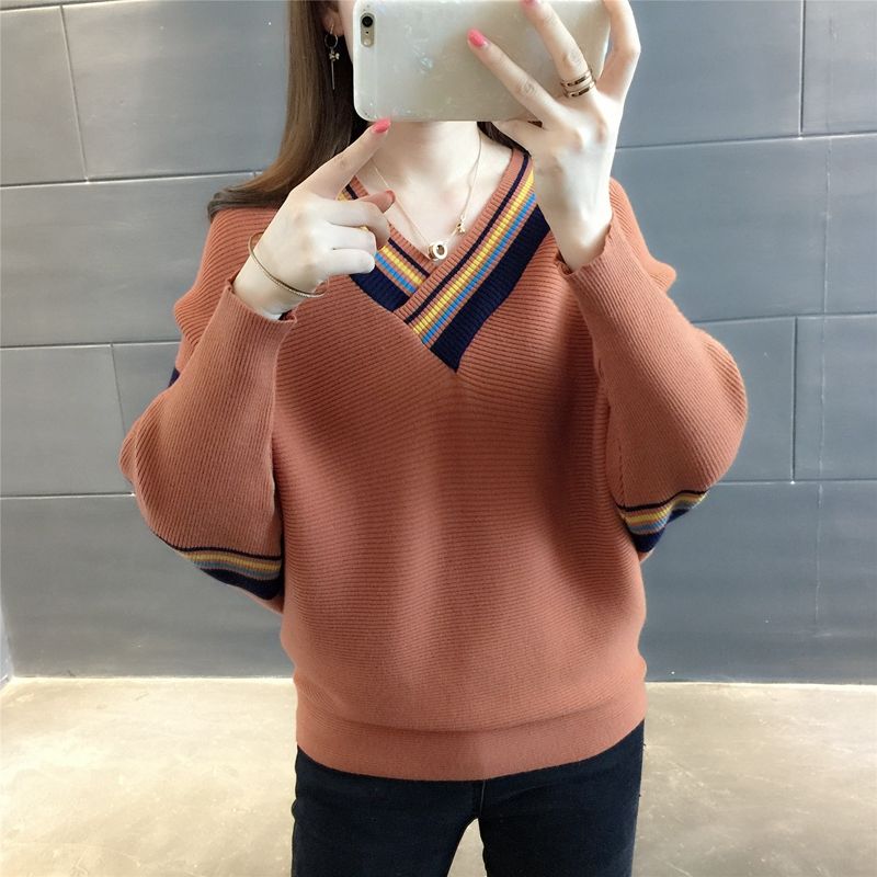 现在穿棉衣还太早，减龄洋气的针织衫，遮住拜拜肉，确实美