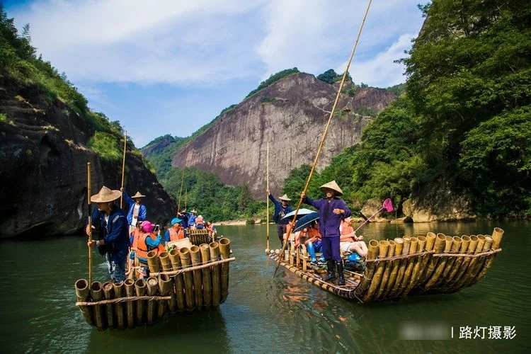 春天最适合踏青的四座山,山水交融,流云翩飞,不是仙境胜似仙境【2020热门旅游景点】