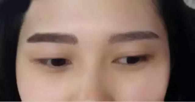 男生眼中“难看”的4大妆容，尤其第3个，直男被丑哭了！