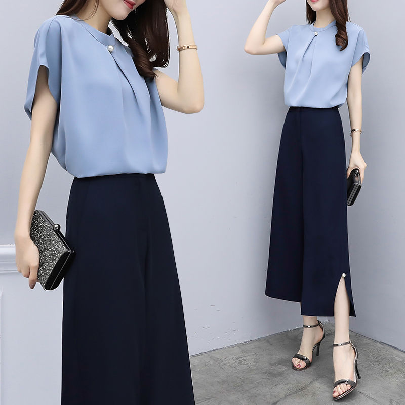 45岁老妈参加同学聚会，穿着“棉忆裙”，同学都夸她像大姑娘