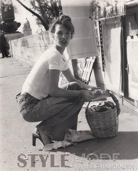 记忆中的经典单品盘点，赫本的平底鞋、简柏金的编织包！