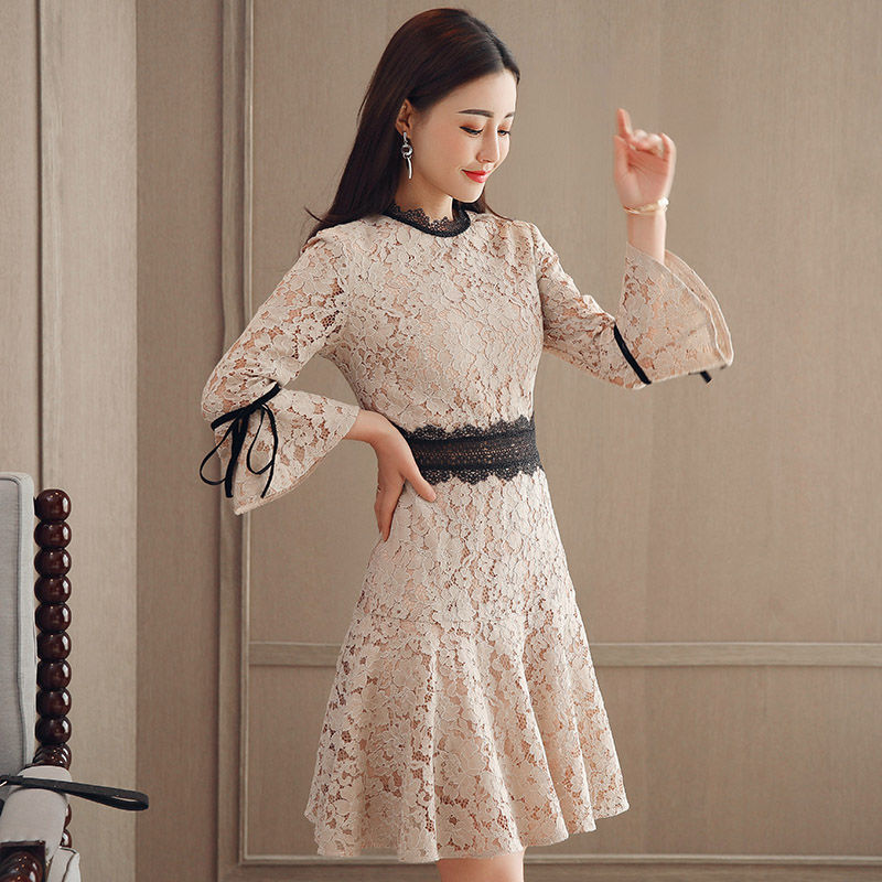 入秋了，谁还挑“薄”裙子?机智的女人早就备好这样高端的秋裙