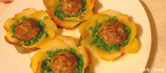 「营养」4个土豆,半斤肉,做成这道营养开胃菜,孩子一口一个,吃得真香