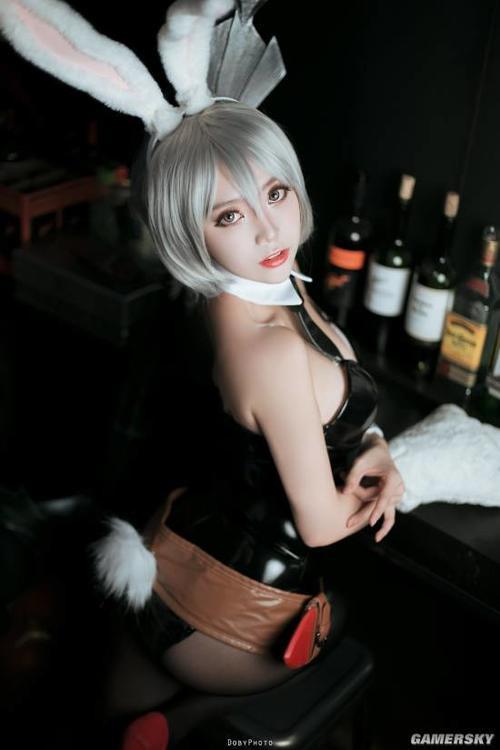 韩国美少女COS兔女郎瑞文 火辣黑丝豪乳让人喷血