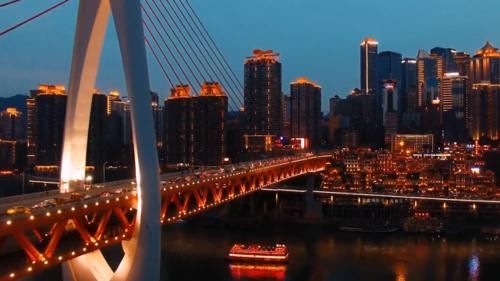  国西部地区：中国最大的工业城市：拥有45个工业区，常因城市面