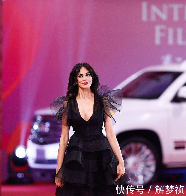 上影节闭幕女星无修图马伊琍优雅，金巧巧似公主，姚晨大嘴抢镜