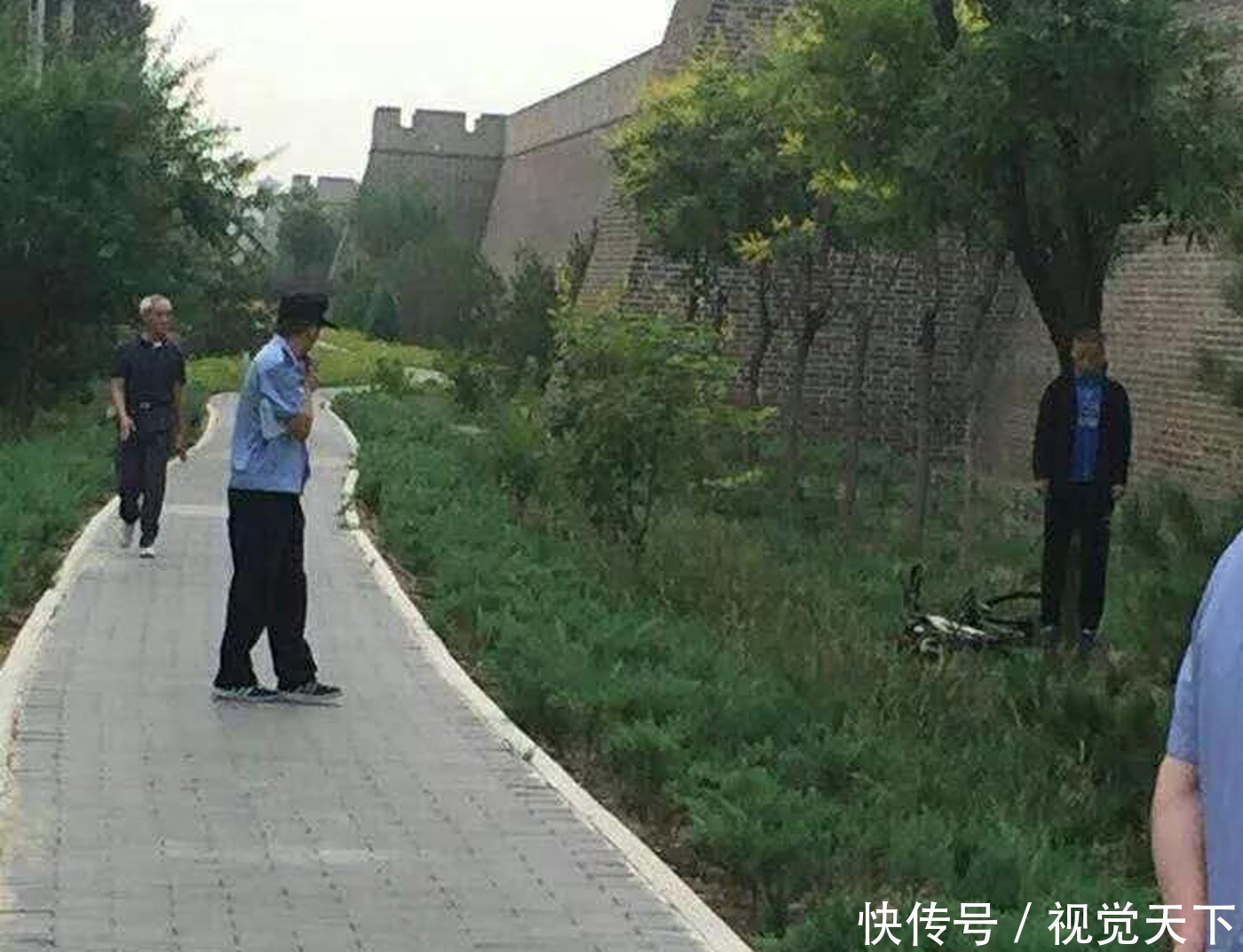 山西平遥：微信疯传古城墙下有人上吊自杀 警方严厉辟谣