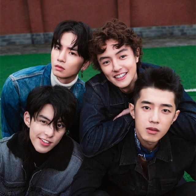 新F4机场街拍，让人服气的不只是身高和颜值，穿搭也是教科书级别