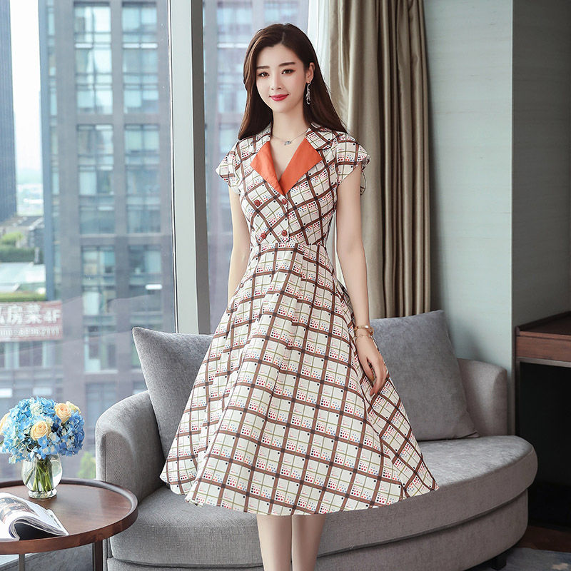 8款令人怦然心动的气质A字裙，显高显瘦又优雅，让人爱不释手