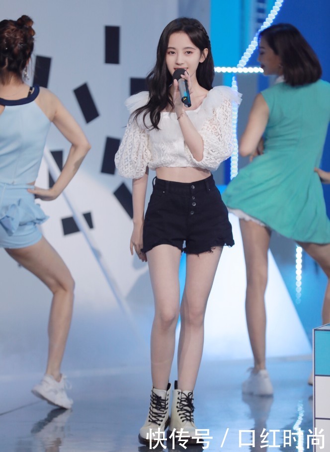 76斤的鞠婧祎，穿一袭“蛋糕裙”仙气十足，气场不止1米8！